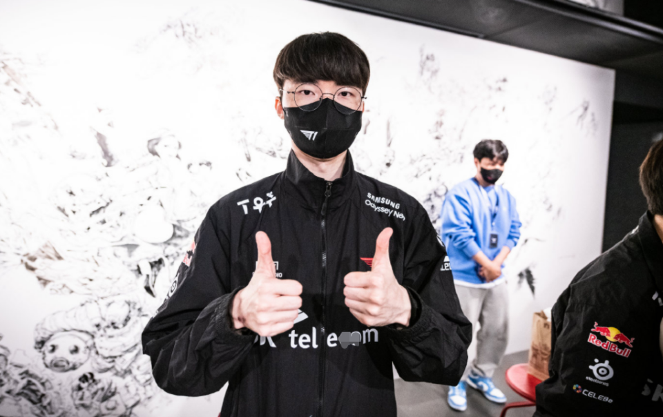 Faker迎来二十赛季高光表现，G2球迷沸腾！